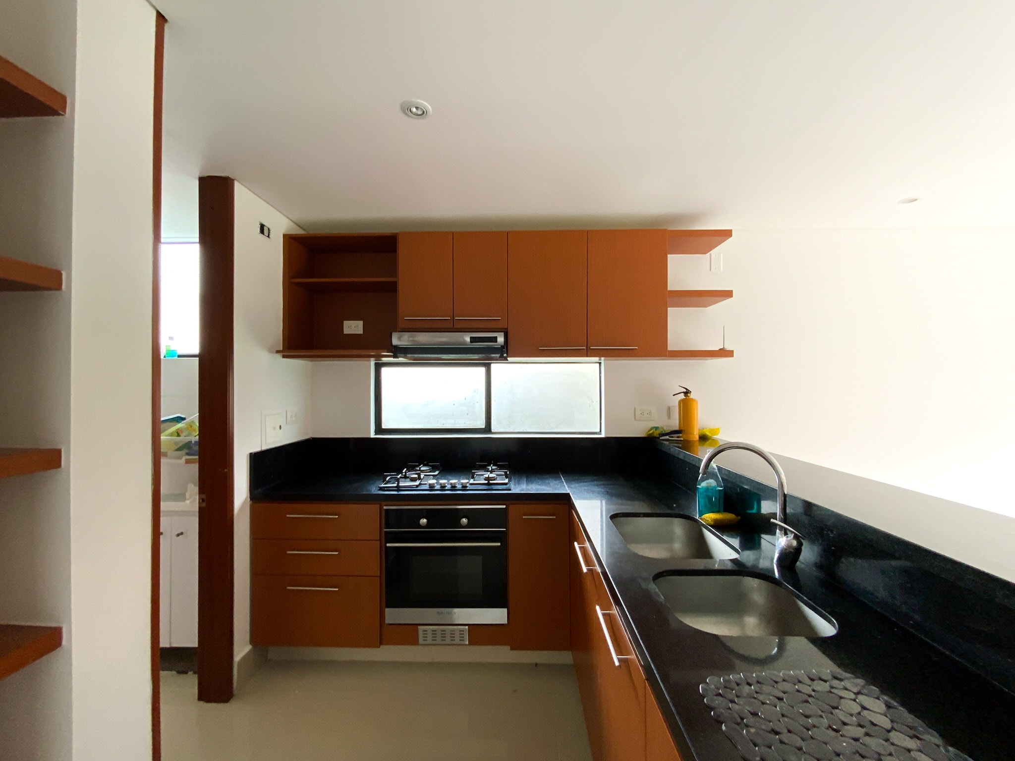 Fachada lateral de la casa de lujo en Chía