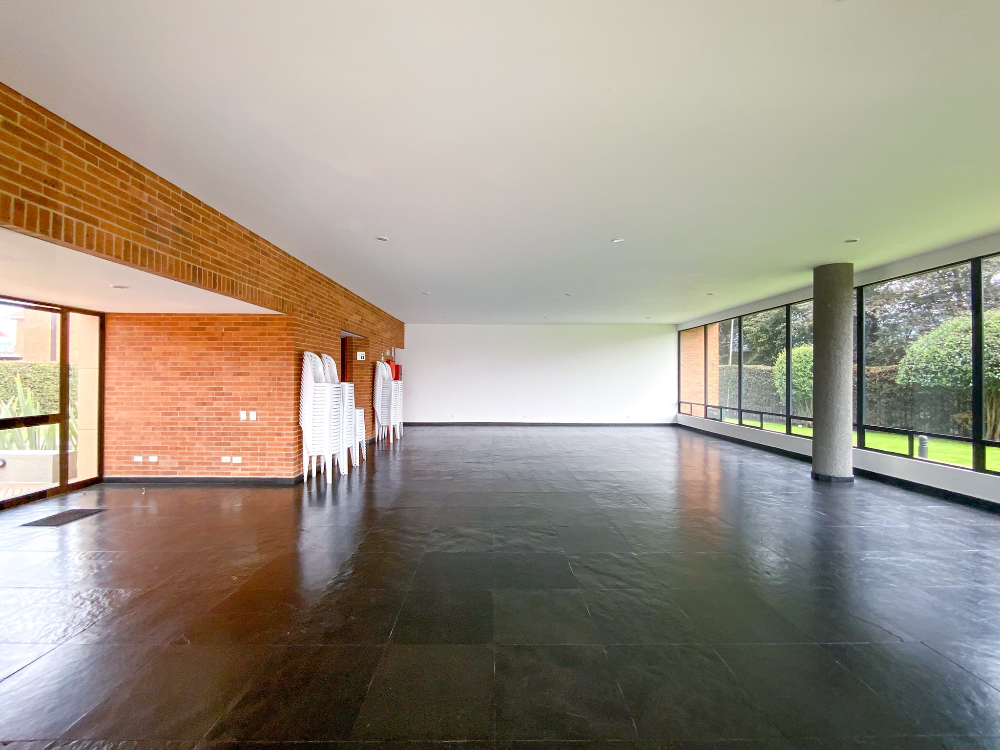 Vestier principal con mobiliario a medida